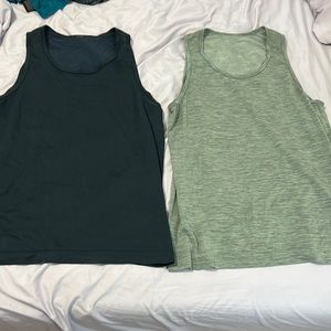 Lululemon metal vent tanks size S worn a lot